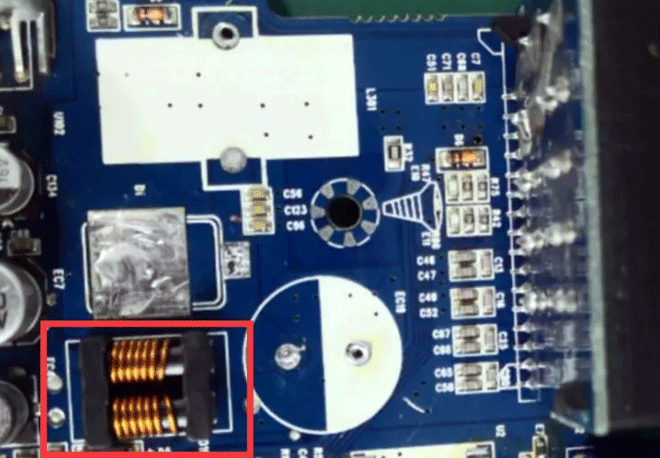 線路板電源輸入口的濾波電路沒(méi)有靠近接口放置