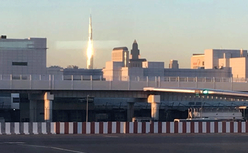 朝霞中金光閃閃的哈利法塔